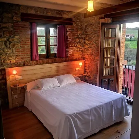 Hotell Hospederia Santillana 3*