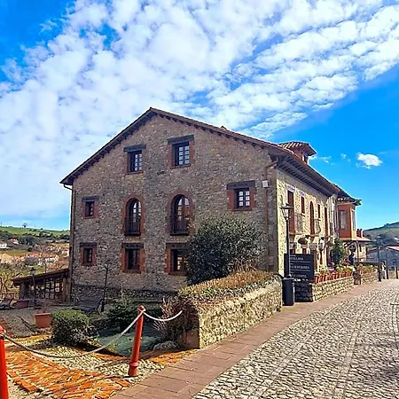 Hospederia Santillana Hotell