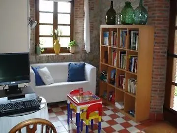 Hospederia Santillana فندق سانتيانا ذيل مار