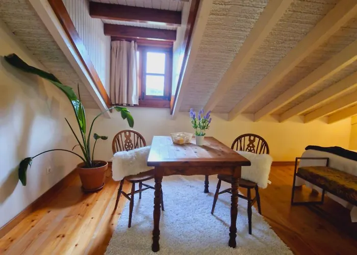 Hospederia Santillana סנטילנה דל מר