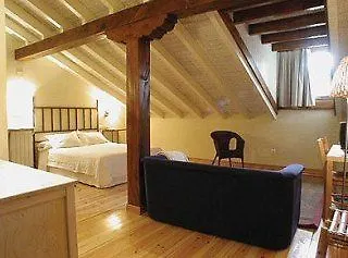 Hospederia Santillana 3*