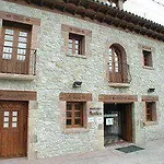 Hospederia Santillana Otel 3*