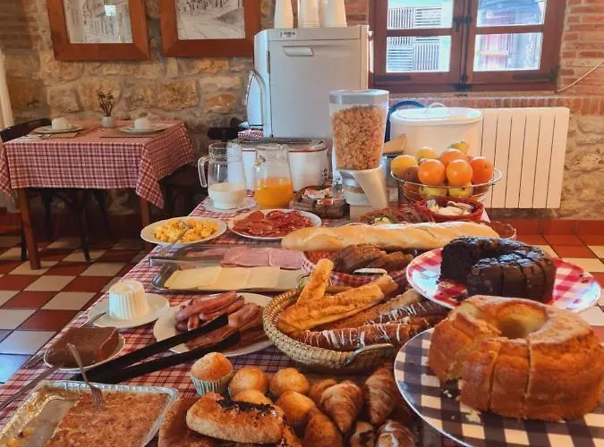 Hospederia Santillana Hotel