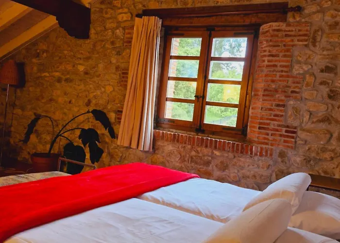 Hospederia Santillana Hotel 3*